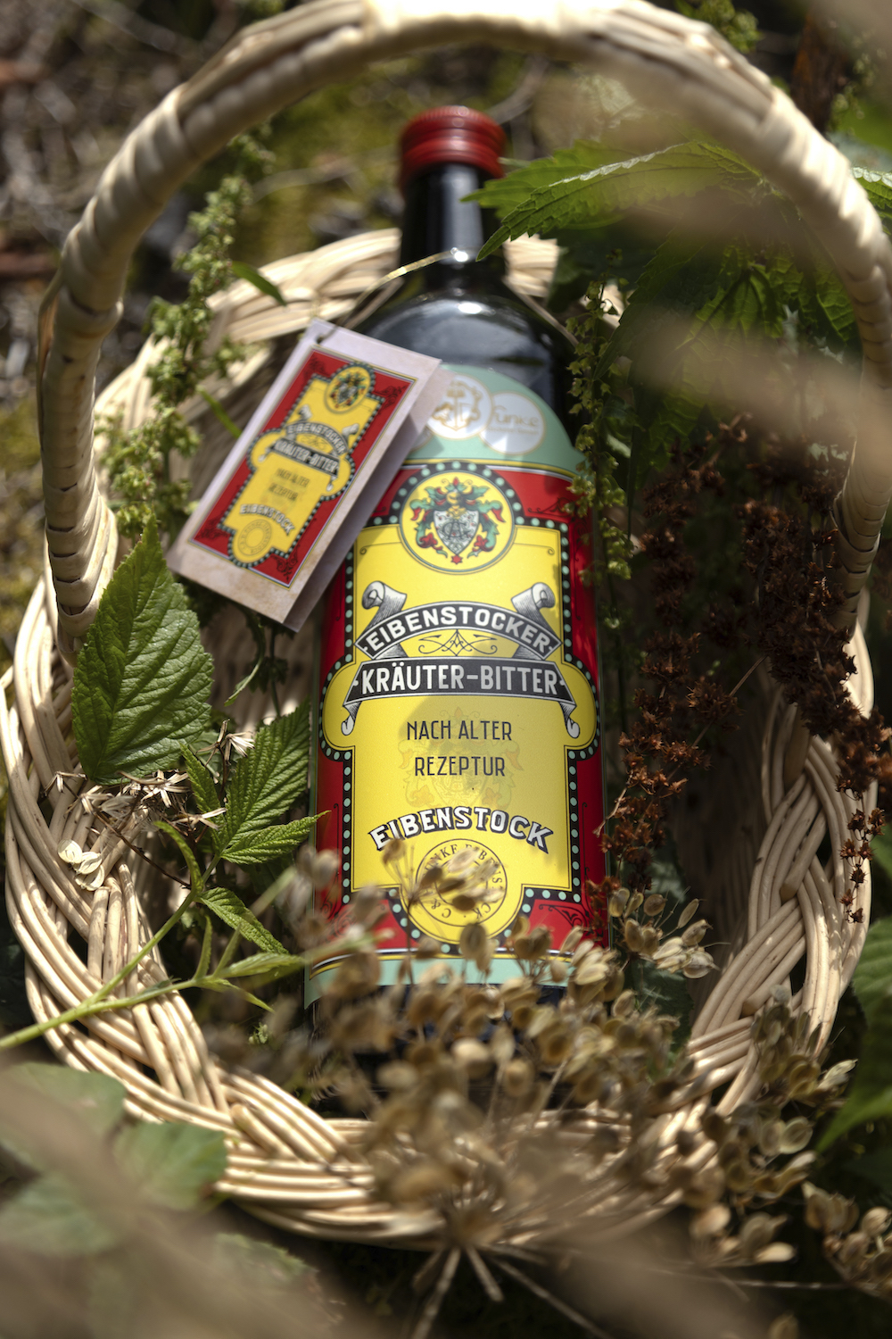 Eibenstocker Kräuterbitter 35% vol. Eibenstocker im Korb