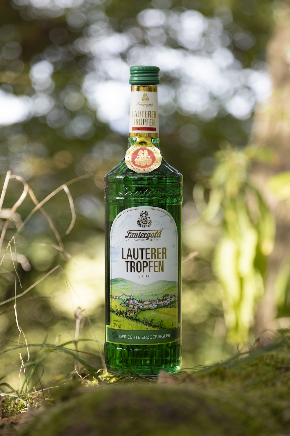 Lauterer Tropfen Bitter 38% vol. Lauterer Tropfen im Wald